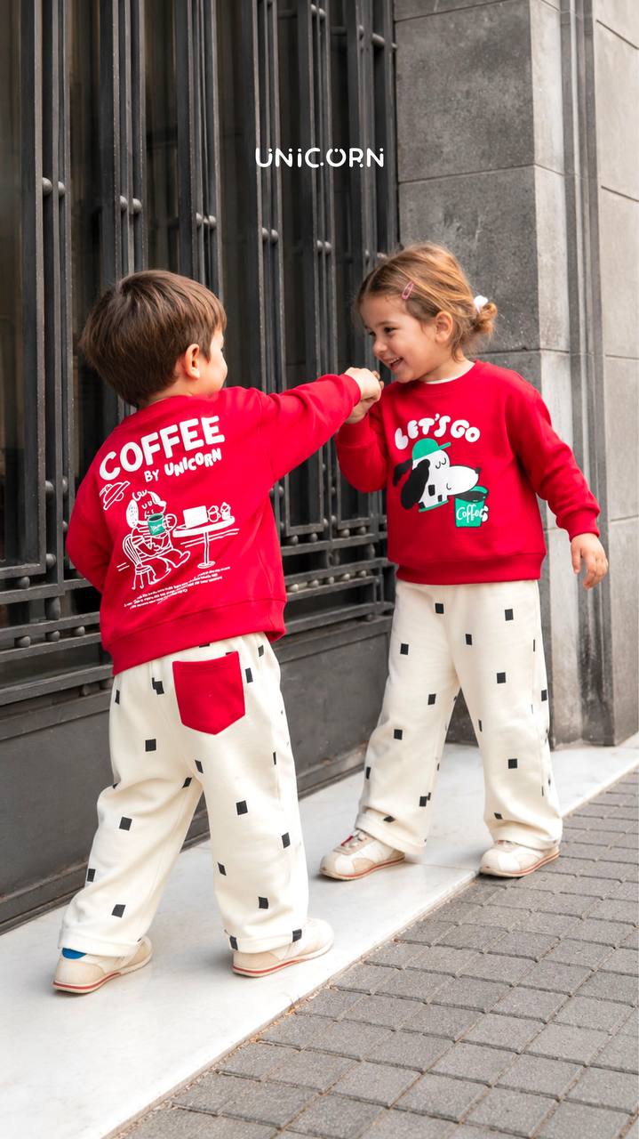 Kırmızı puantiyeli unisex takım
