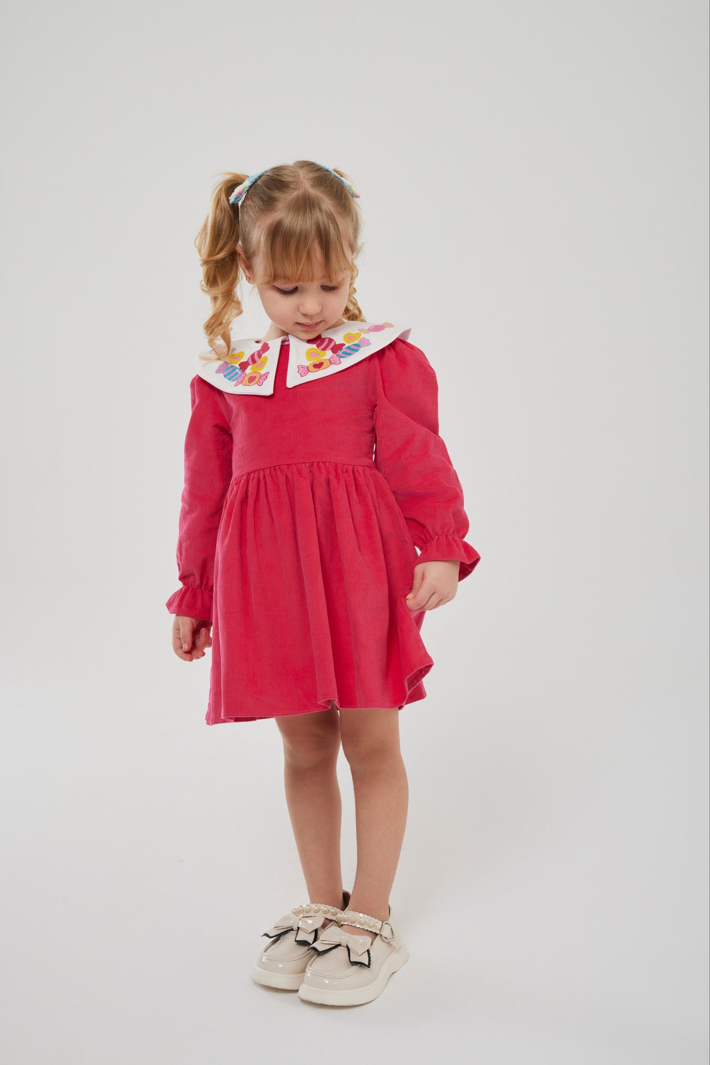 Şeker yakalı kadife elbise