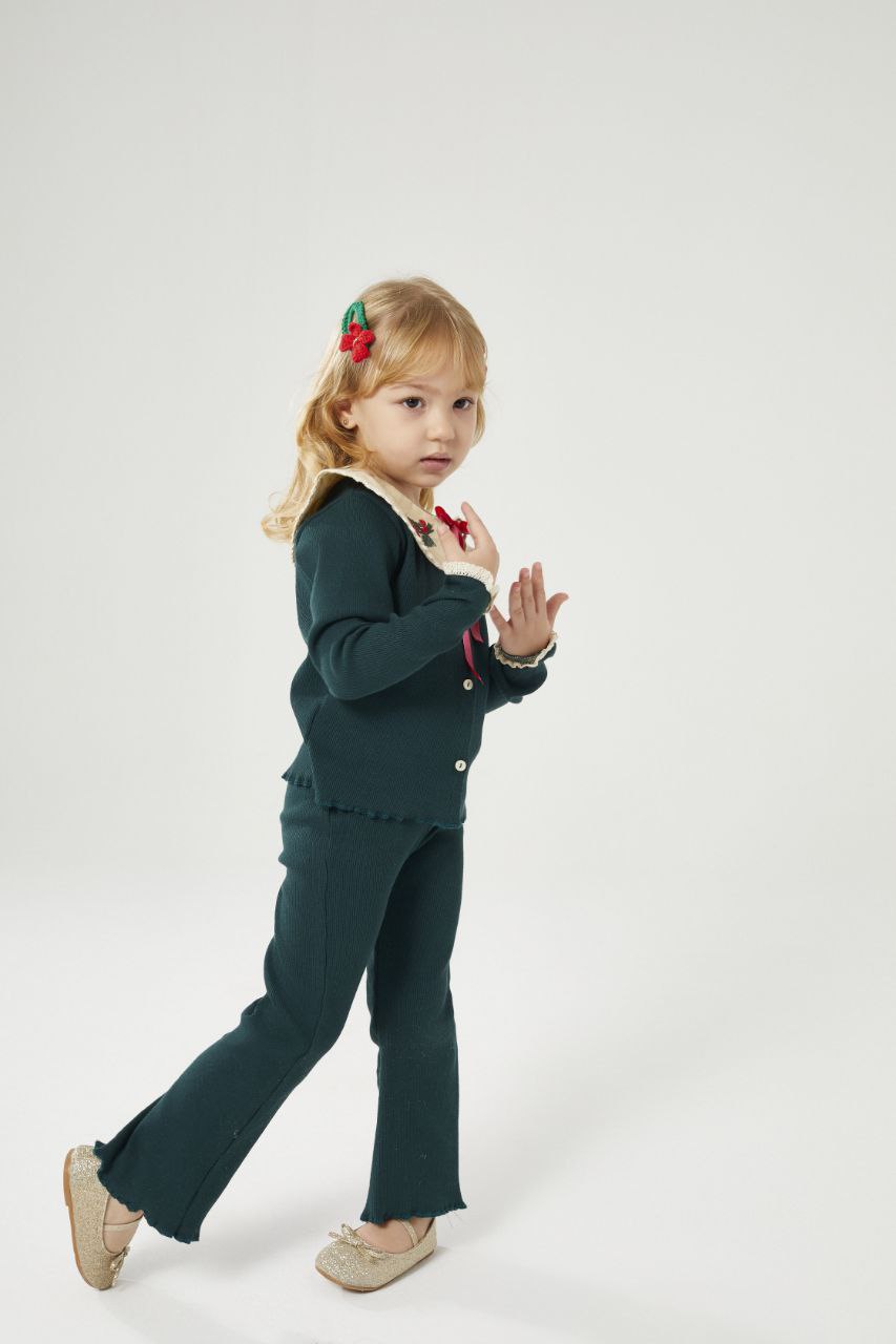 Yaka detaylı yeşil kız çocuk takım