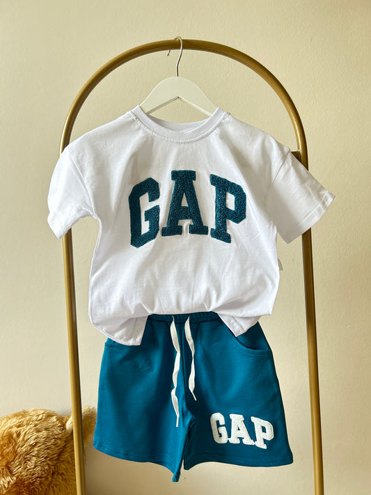 Gap pamuklu punch işlemeli erkek çocuk takım