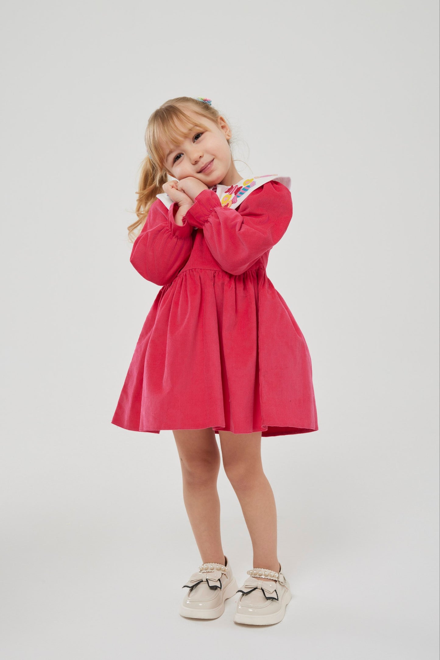 Şeker yakalı kadife elbise