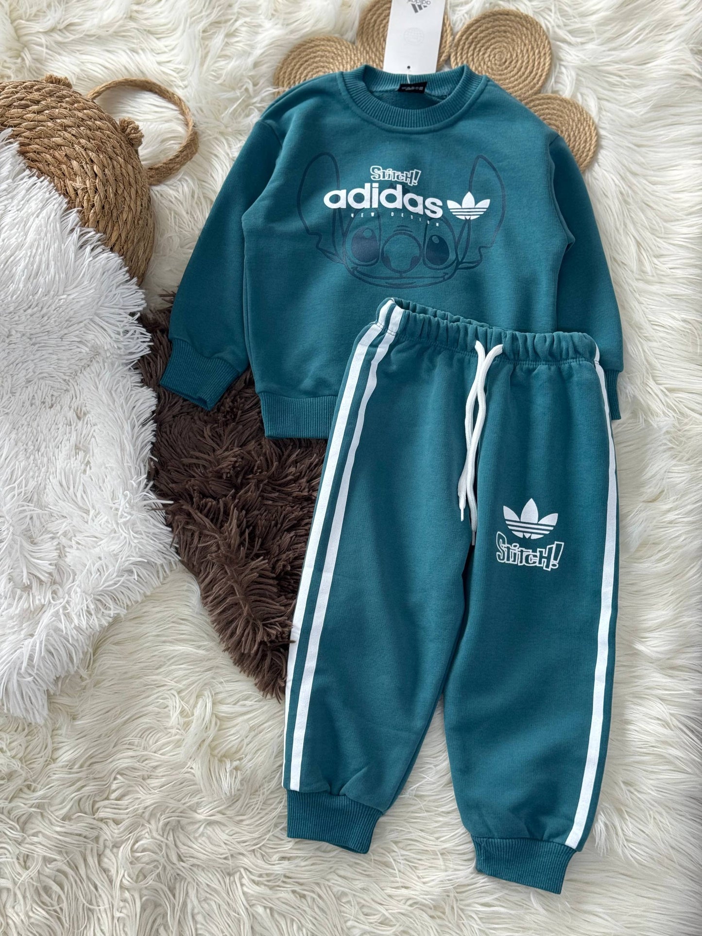 Stitch model yeşil takım