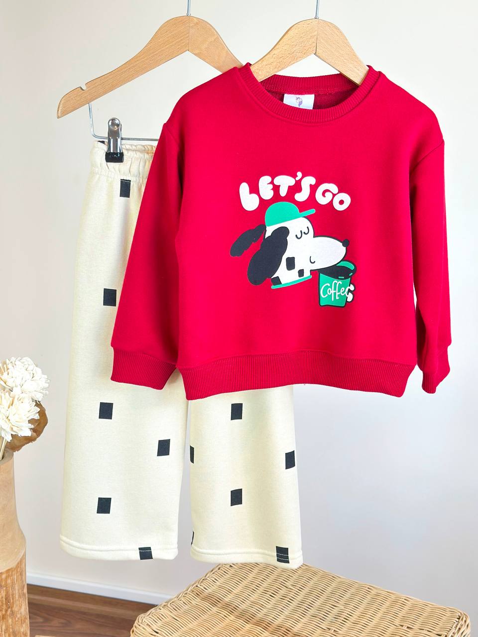 Kırmızı puantiyeli unisex takım