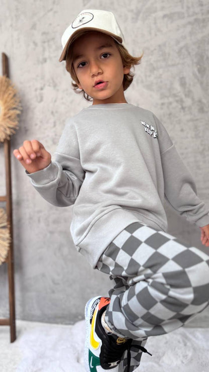 Gri kareli erkek çocuk takım