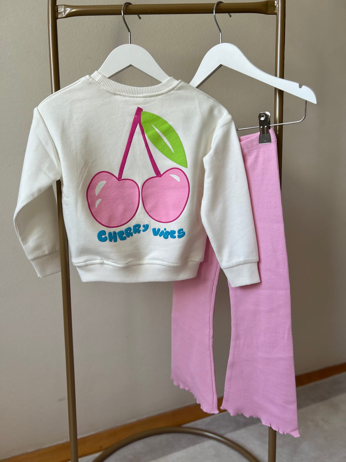 Cherry Kabartmalı Baskılı İspanyol Paça kız çocuk takım