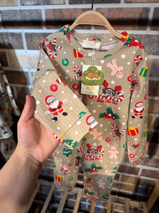 Yeniyıl pijama takımı