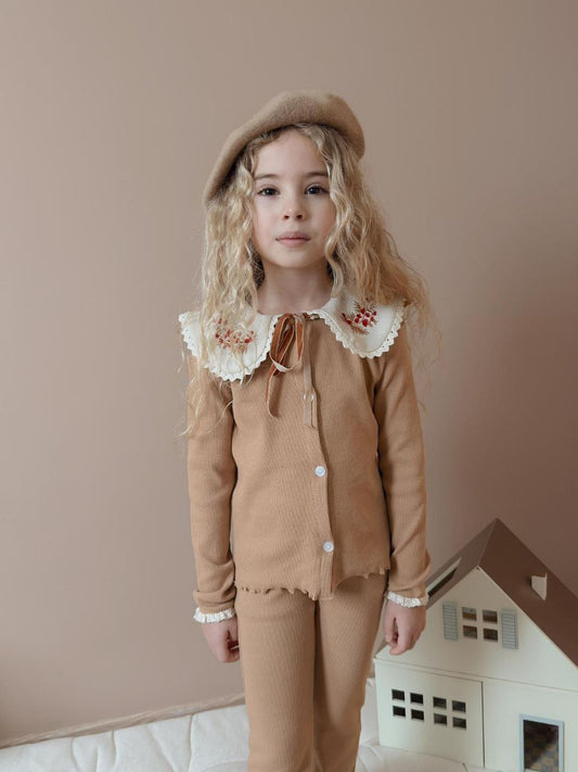 Kaşkorse yaka detay kahve takım