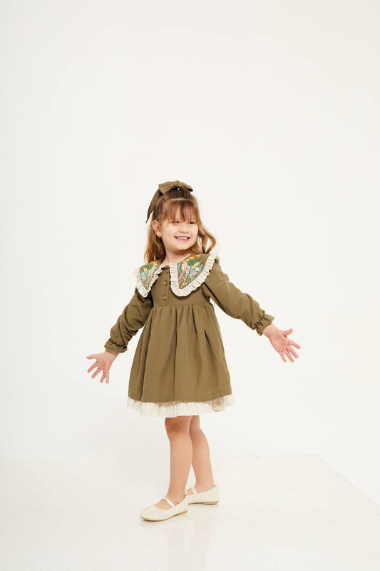 Yaka detay haki elbise