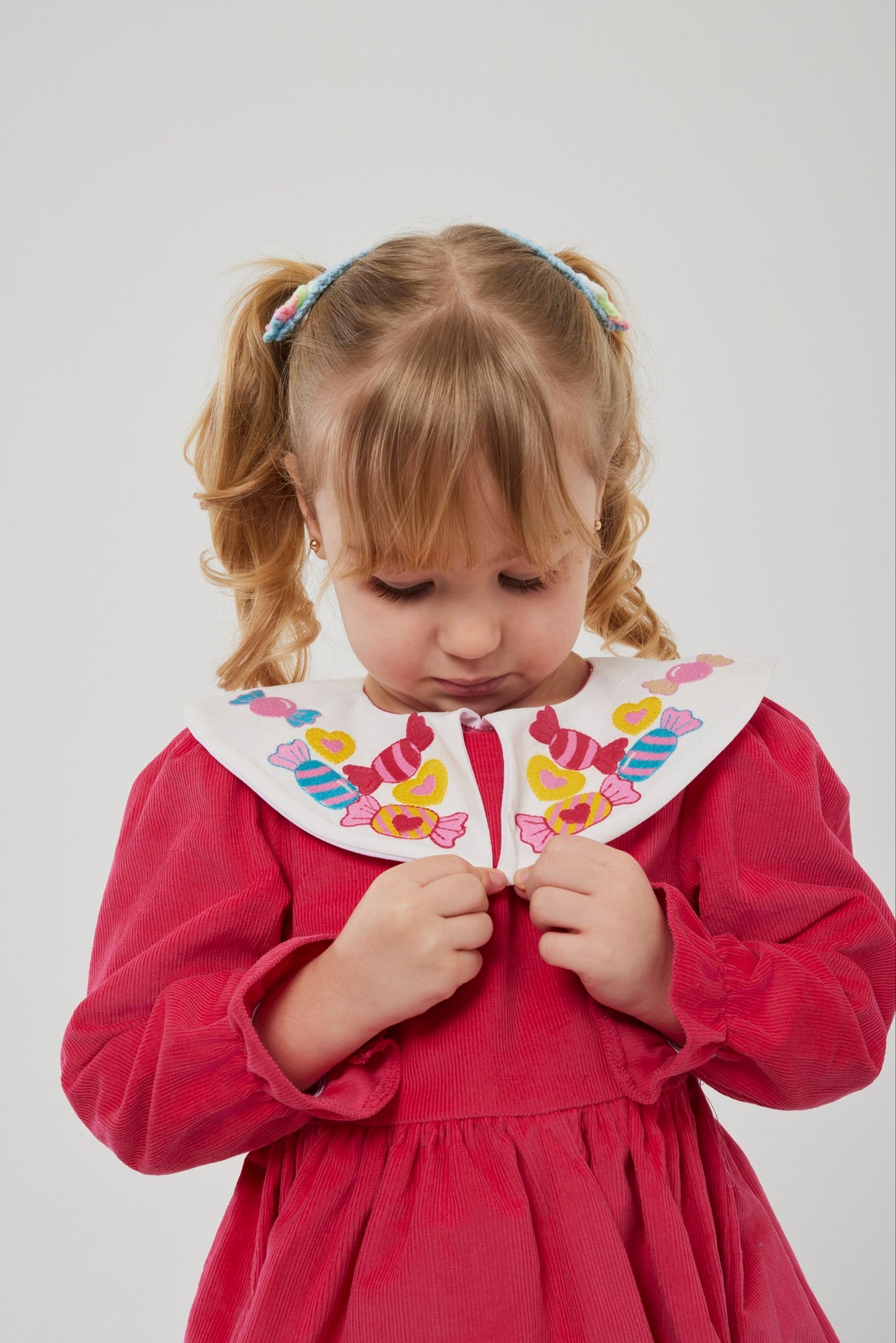 Şeker yakalı kadife elbise