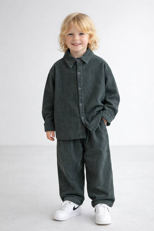 Kadife yeşil erkek çocuk takım